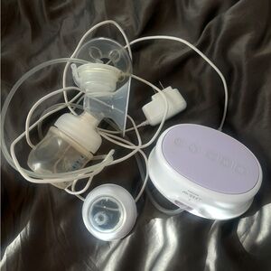 Philips Avent White and Purple breast pump